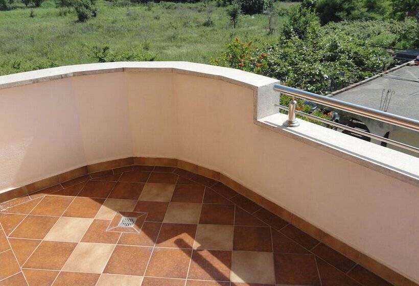 Apartment Pucurica Ii