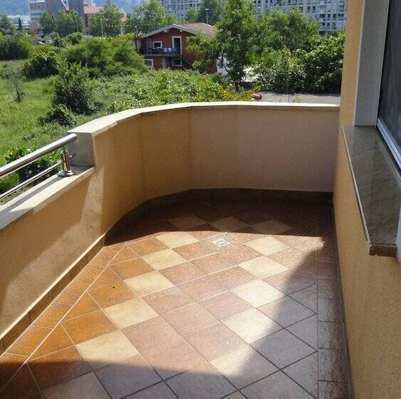 Apartment Pucurica Ii