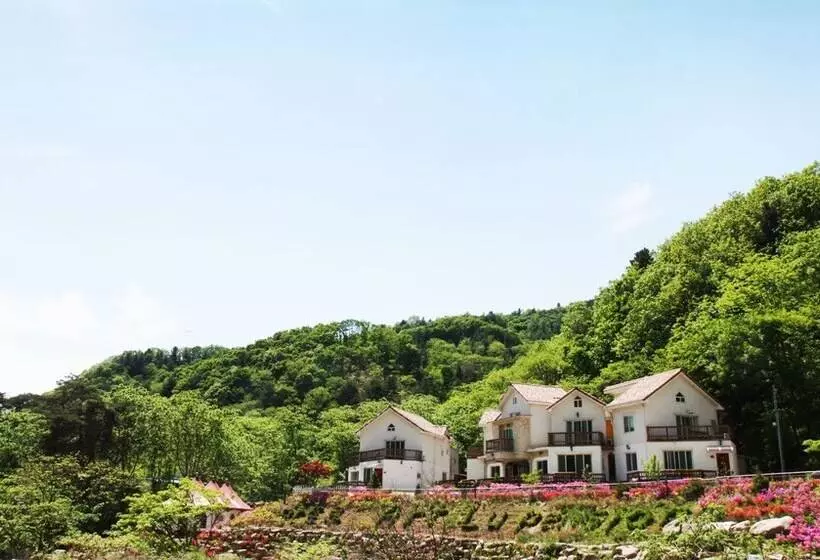 Art Lu Pension
