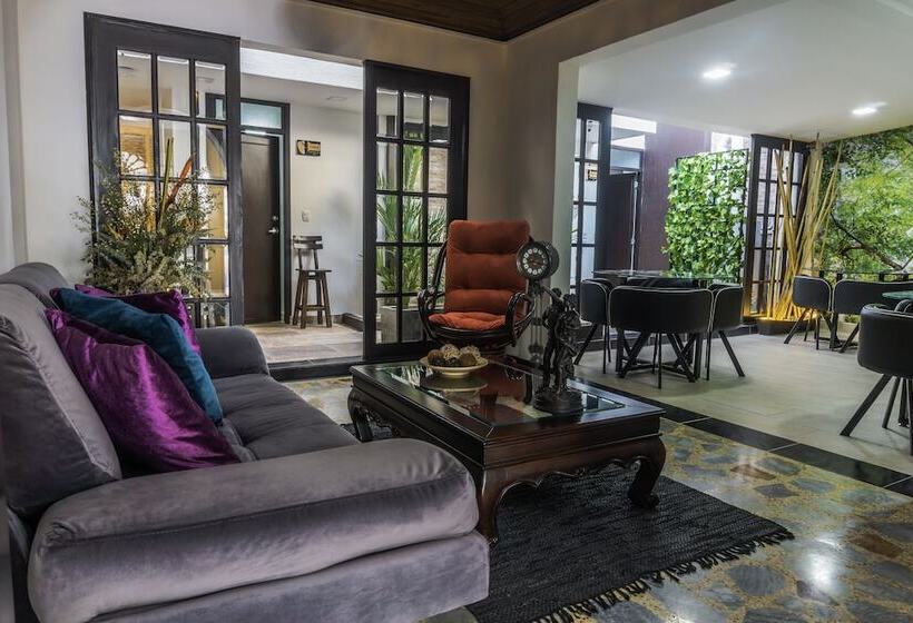 هتل Alamos Del Parque