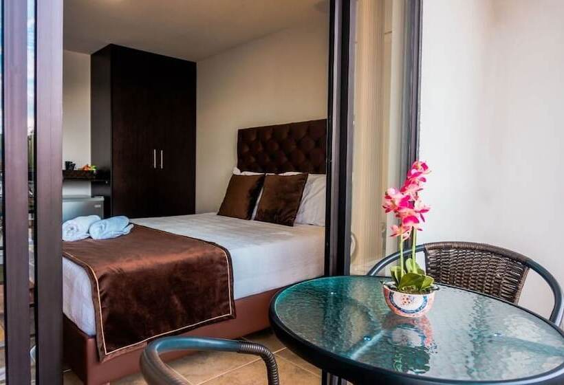 هتل Alamos Del Parque