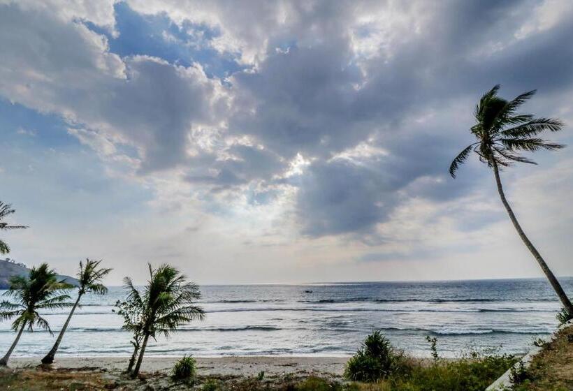 בית מלון כפרי Senggigi Villas