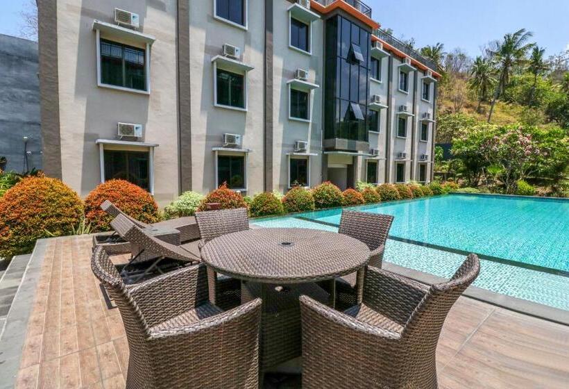 בית מלון כפרי Senggigi Villas