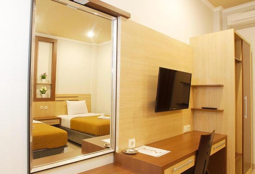 בית מלון כפרי Senggigi Villas