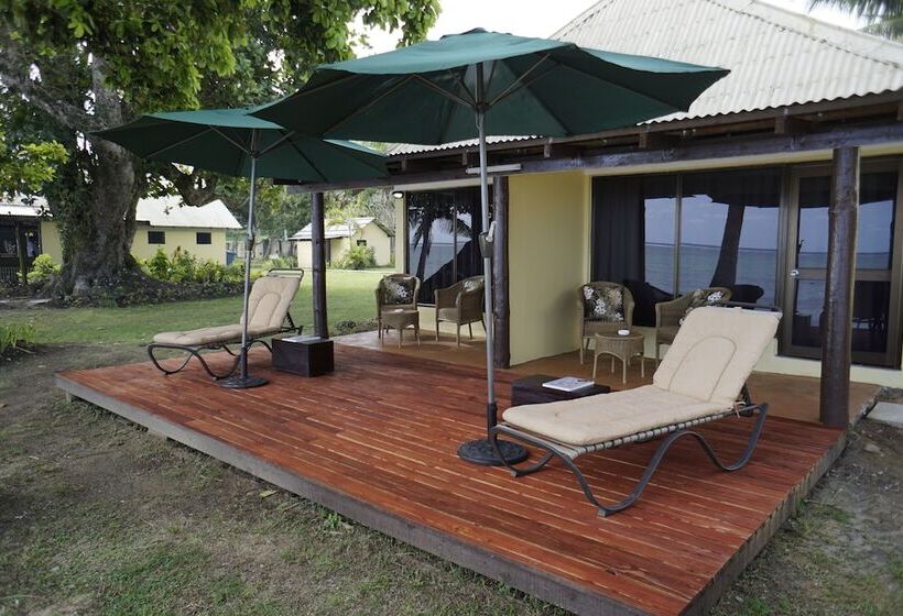 בית מלון כפרי Namolevu Beach Bures