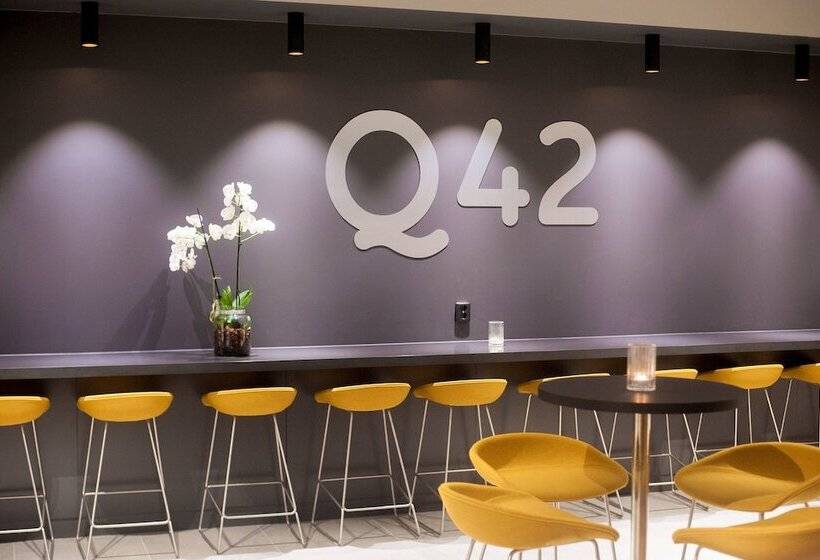 فندق Q42