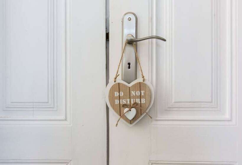 پانسیون Faro Cosy Guesthouse