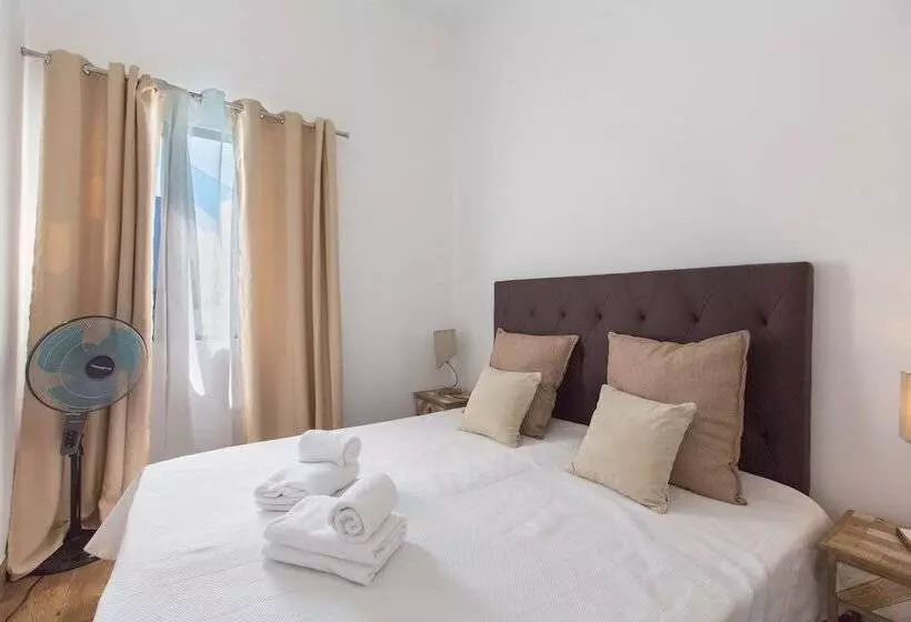 پانسیون Faro Cosy Guesthouse