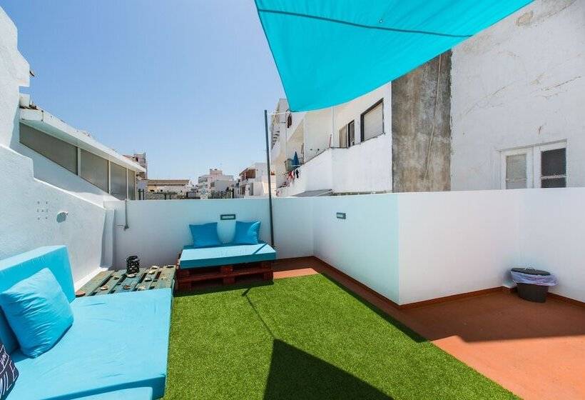 پانسیون Faro Cosy Guesthouse