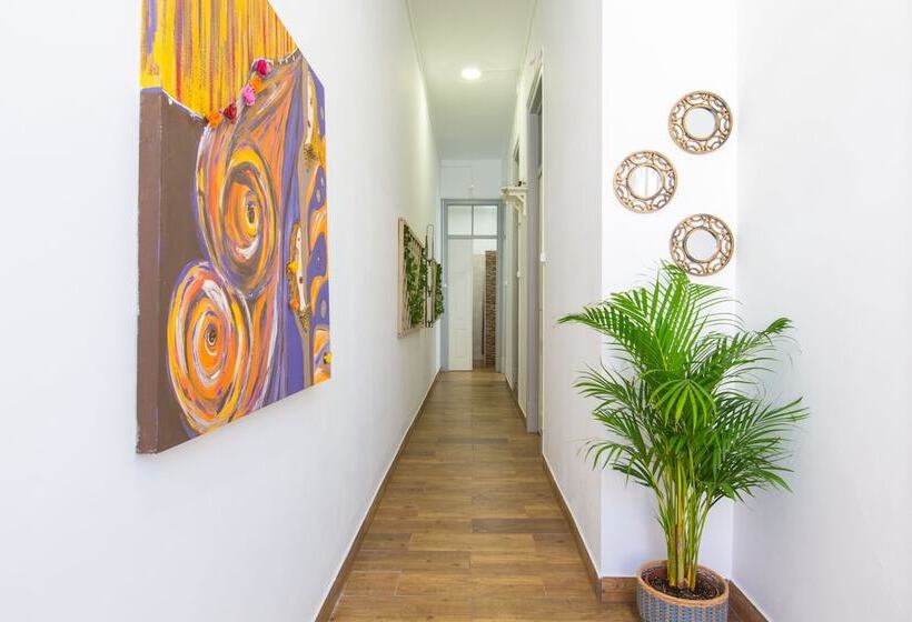 پانسیون Faro Cosy Guesthouse