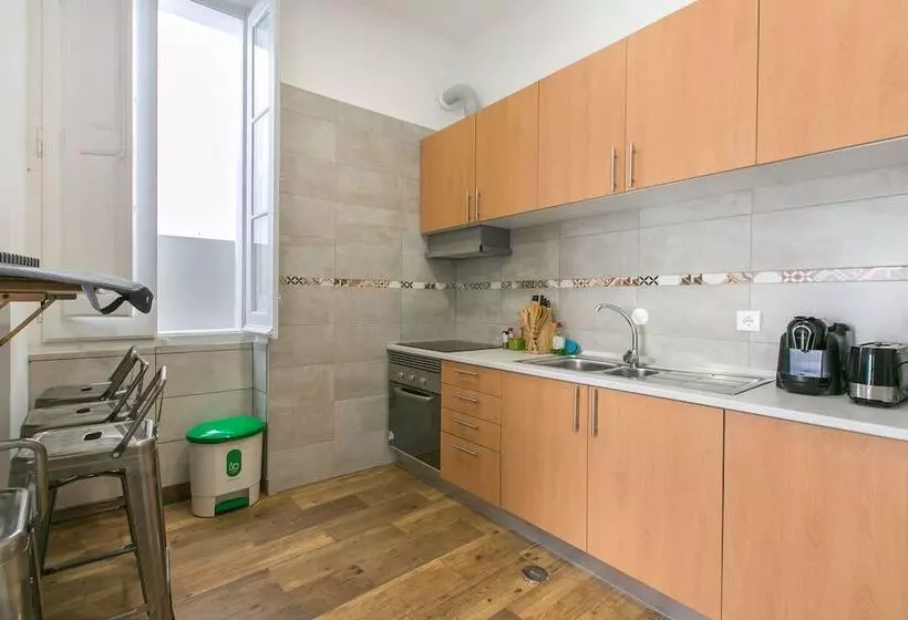 پانسیون Faro Cosy Guesthouse