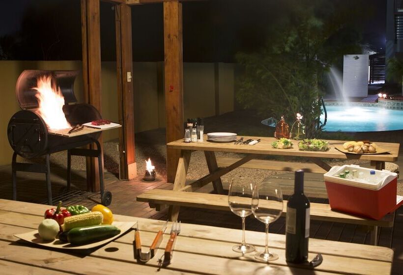 Costa Esmeralda Village