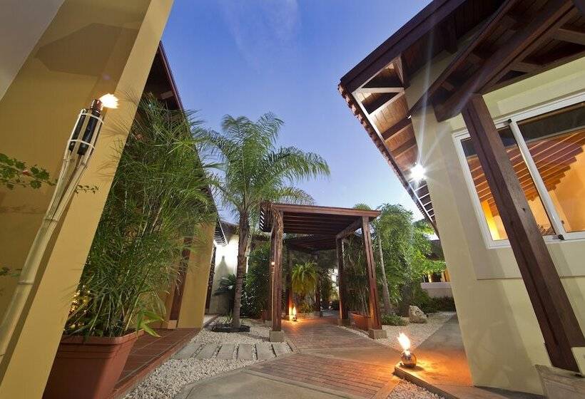 Costa Esmeralda Village