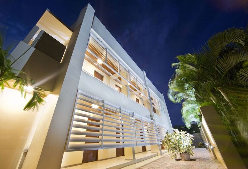 Costa Esmeralda Village