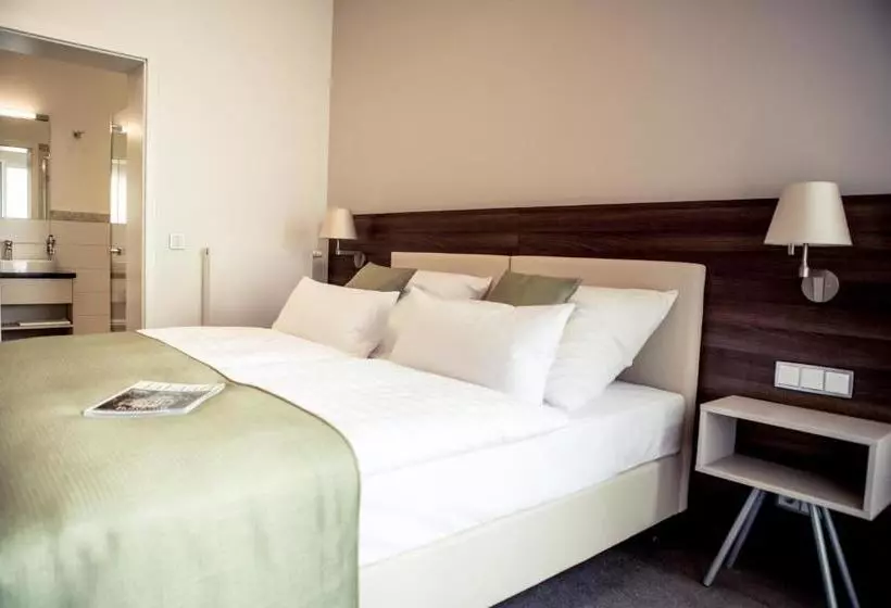 Hotelli Weinhaus Uhle