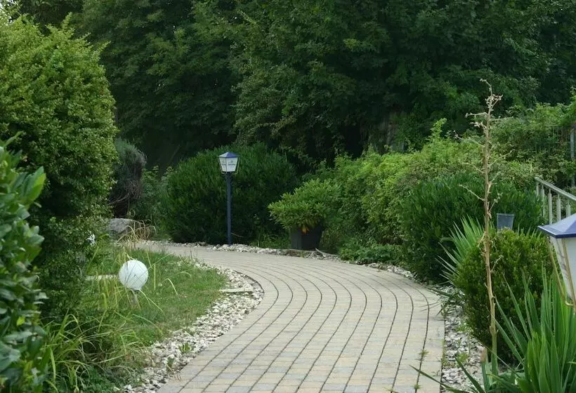 Majatalo Gastehaus Am Wasserpark