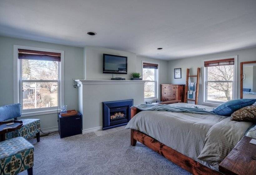 Finlay House Bed And Breakfast Niagara On The Lake