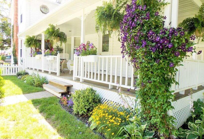 Finlay House Bed And Breakfast Niagara On The Lake