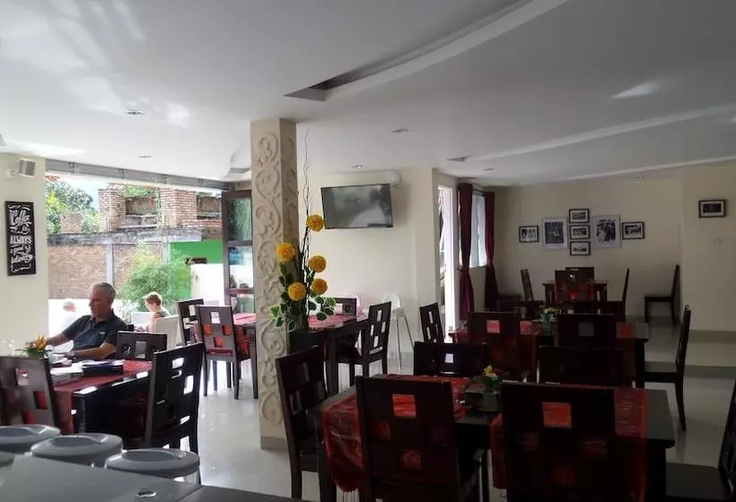 Hotelli Zoe S Paradise Waterfront