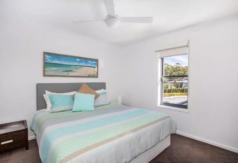 Mollymook Beachfront Executive Apartment