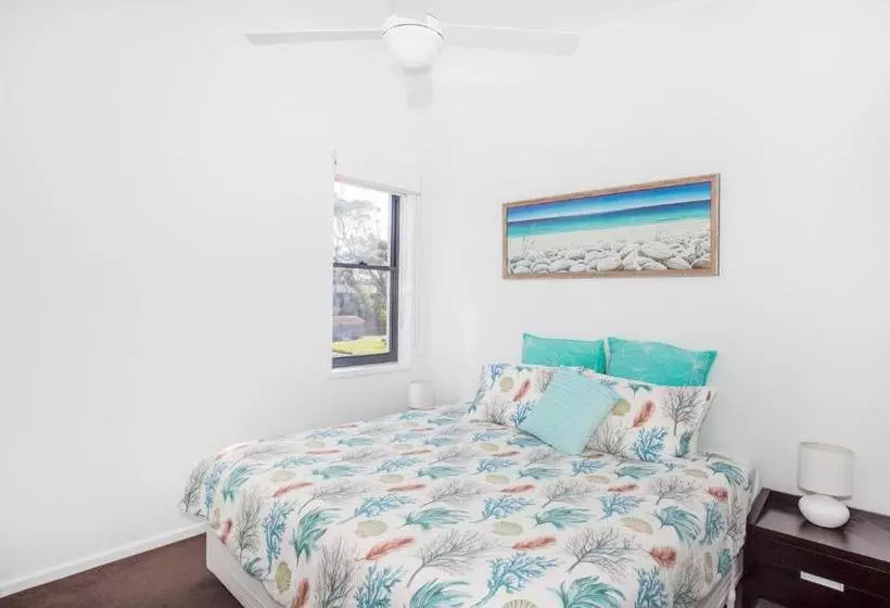 Mollymook Beachfront Executive Apartment