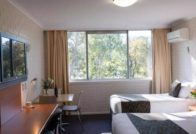 Motelli Parkview Motor Inn And Apartments