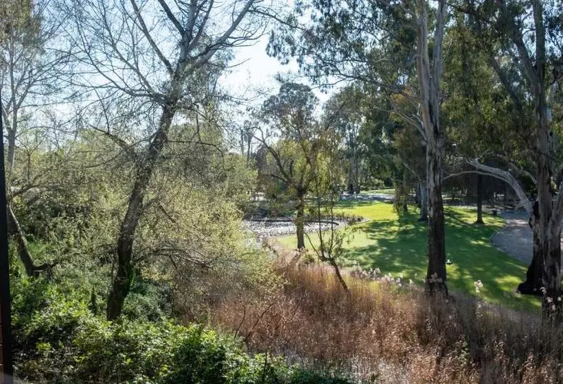 Motelli Parkview Motor Inn And Apartments