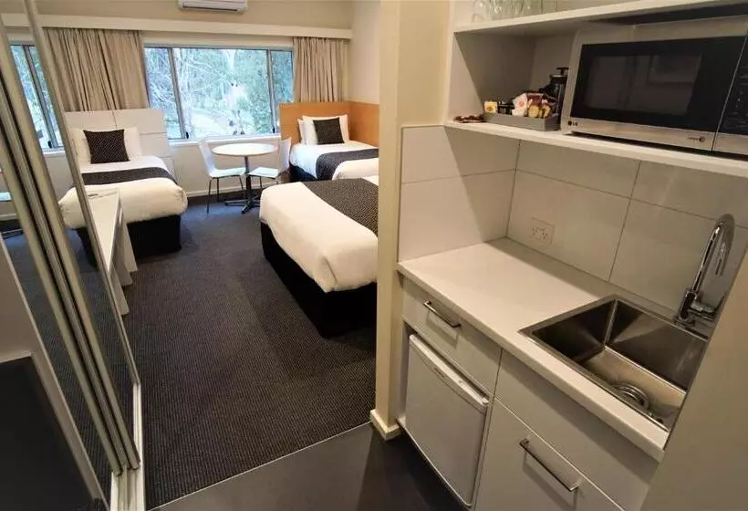 Motelli Parkview Motor Inn And Apartments