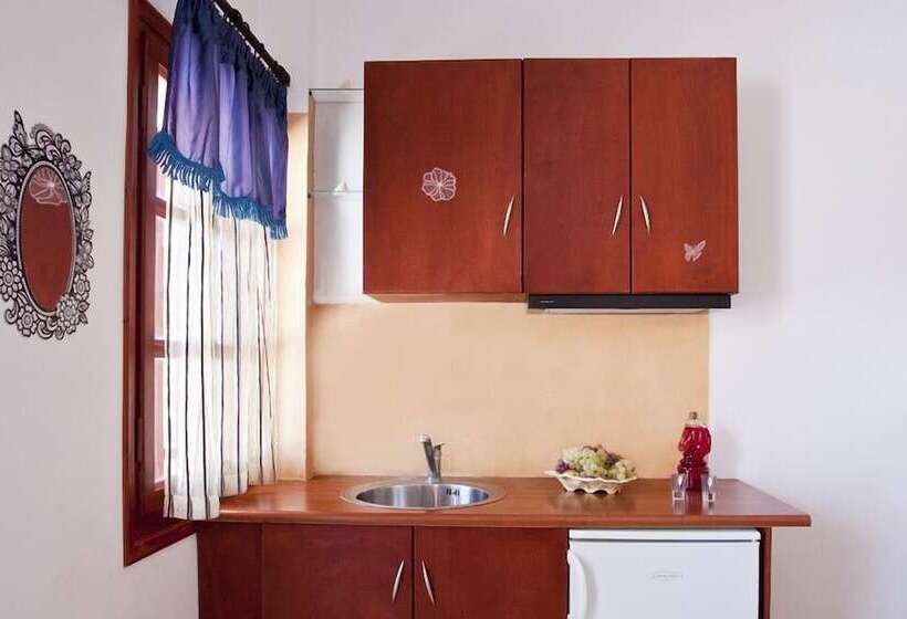 پانسیون Villa Koronios