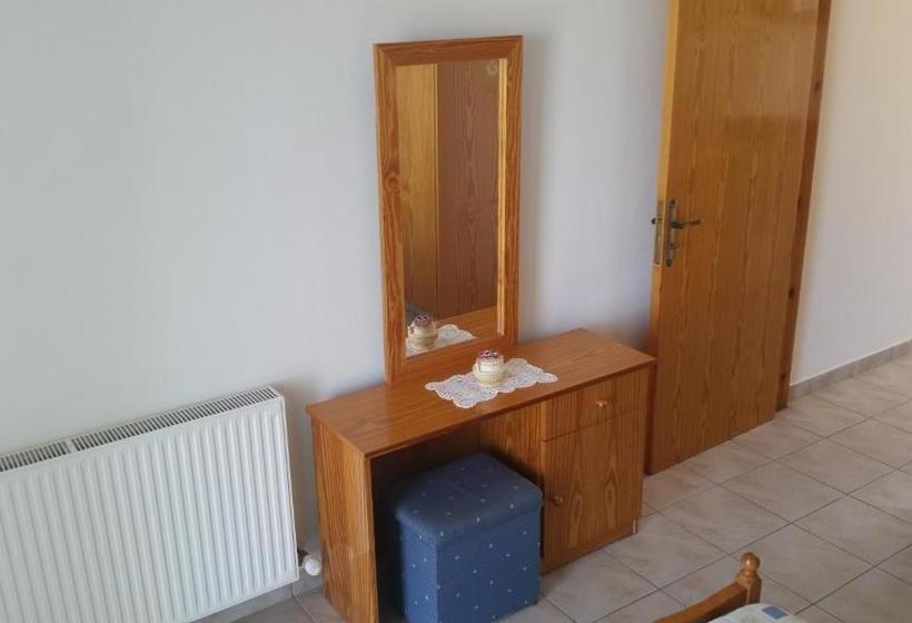 Pissouriana Hotel Apartments