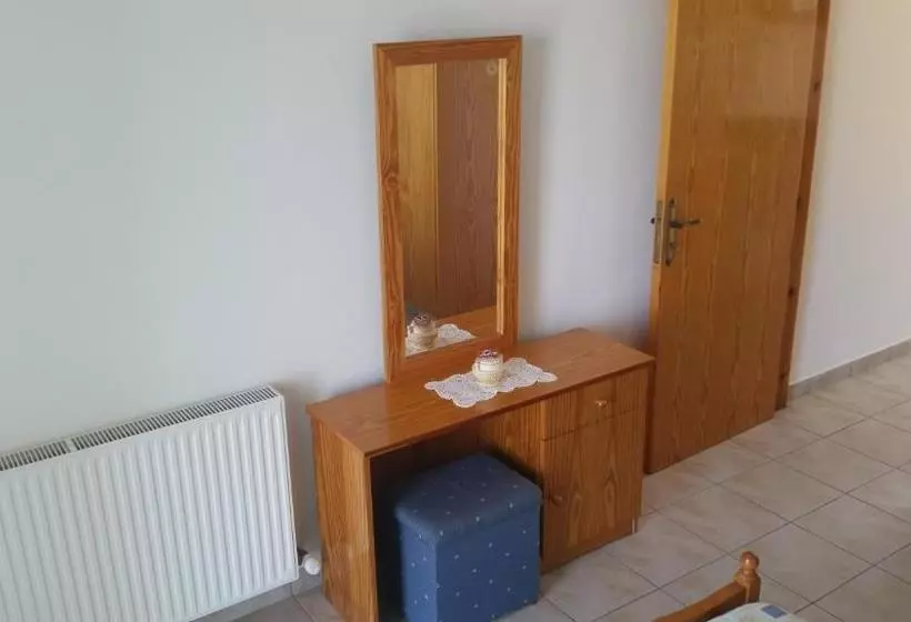 Pissouriana Hotel Apartments