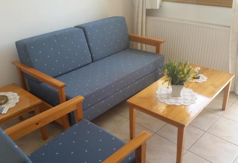 Pissouriana Hotel Apartments