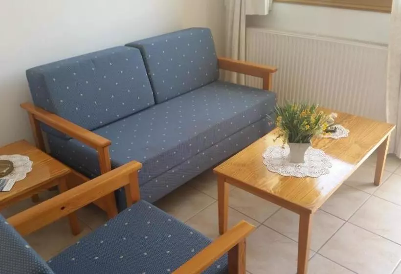 Pissouriana Hotel Apartments