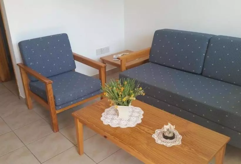 Pissouriana Hotel Apartments