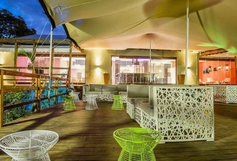 בית מלון כפרי Casambo Exclusive Guest Lodge