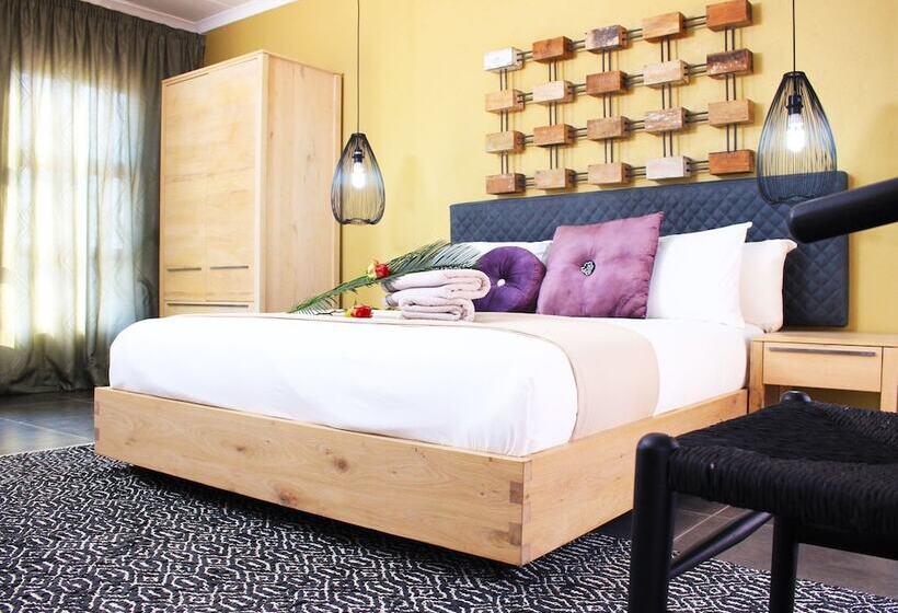 בית מלון כפרי Casambo Exclusive Guest Lodge