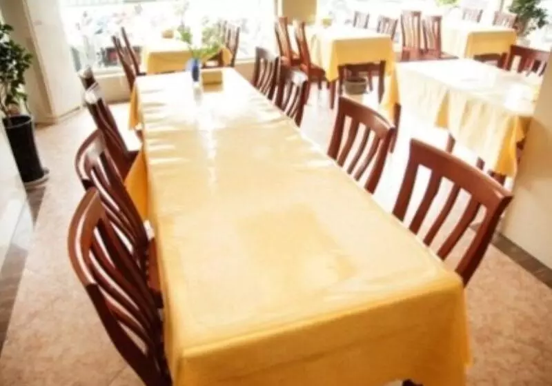 Hotelli Greentree Inn Lianyungang Guanyun Wenzhou Shangmaocheng Express