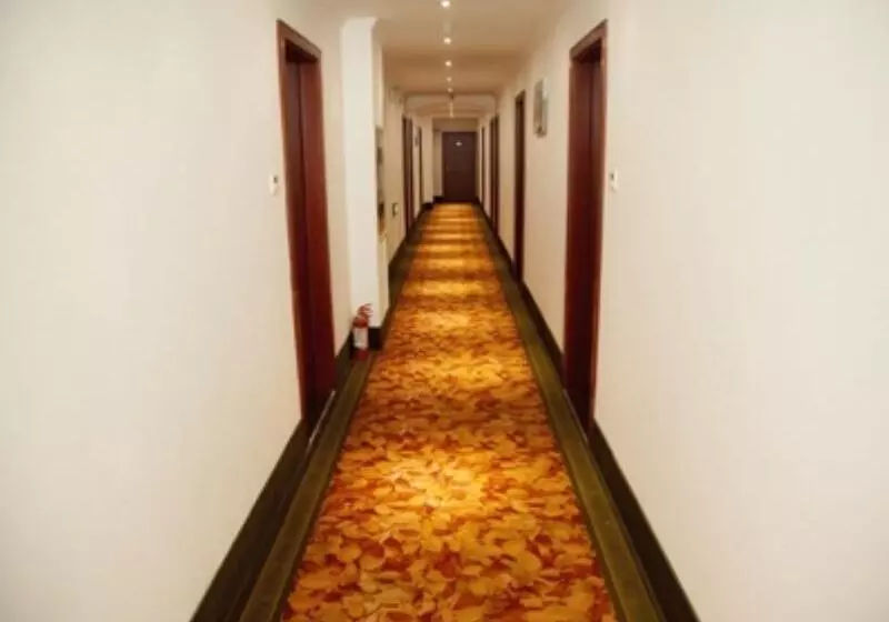 Hotelli Greentree Inn Lianyungang Guanyun Wenzhou Shangmaocheng Express