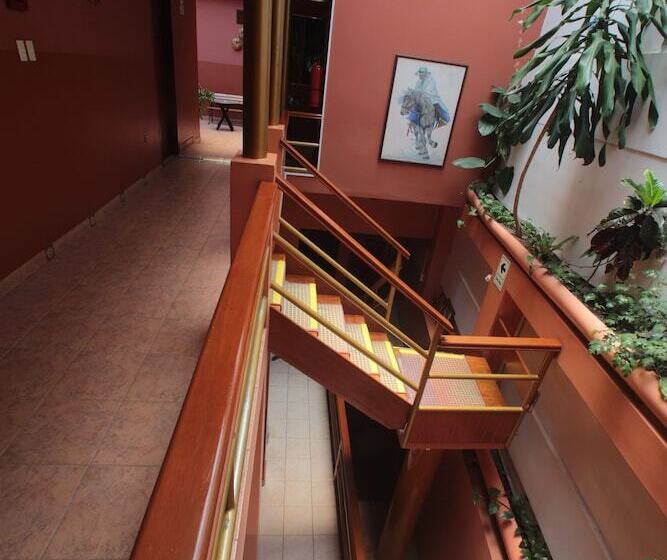 هتل Hospedaje Tinkus