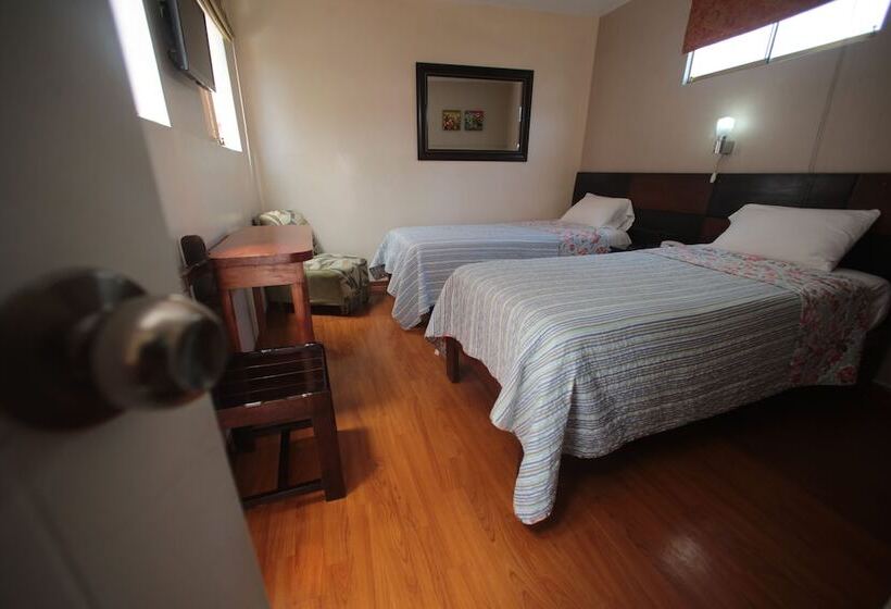 هتل Hospedaje Tinkus