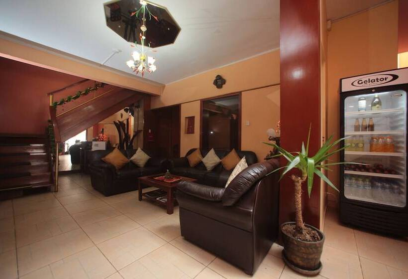 هتل Hospedaje Tinkus