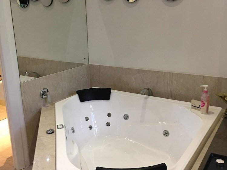 Linger A While Chalet