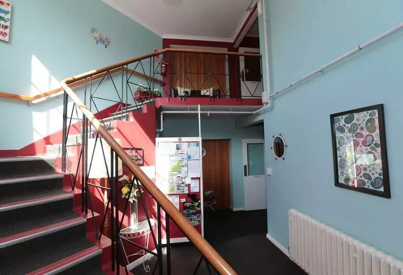 Wakatu Lodge   Hostel