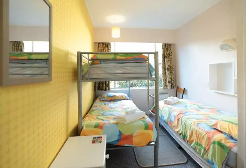 Wakatu Lodge   Hostel