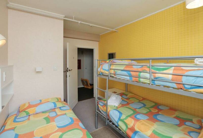 Wakatu Lodge   Hostel