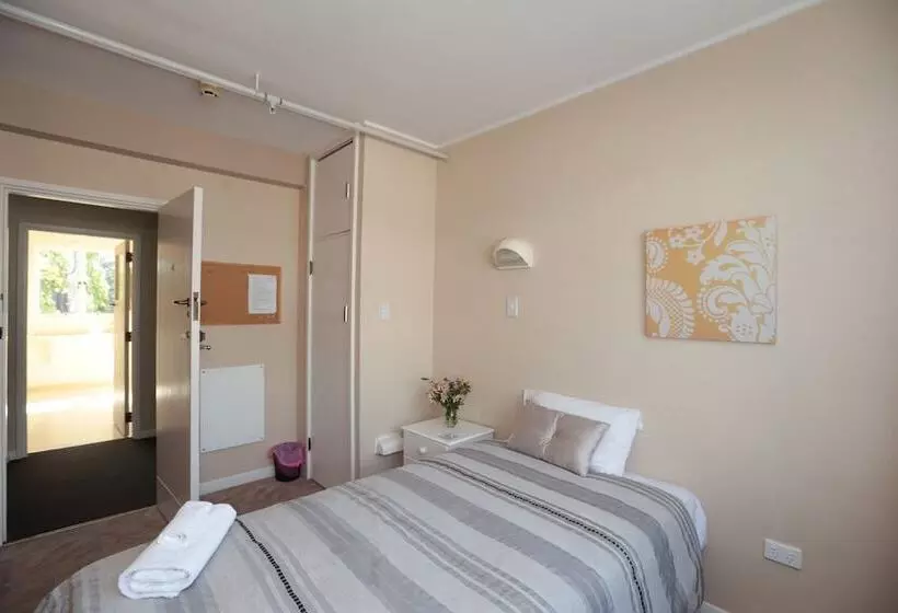 Wakatu Lodge   Hostel