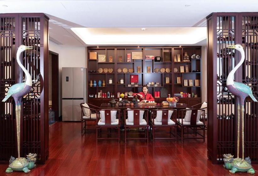 Отель Huading International