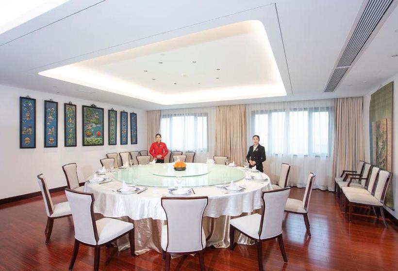 Отель Huading International