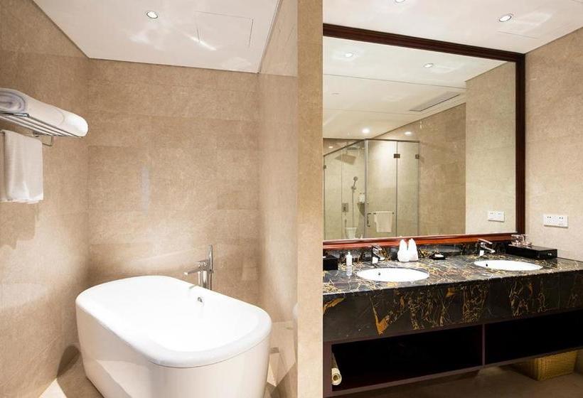 Отель Huading International