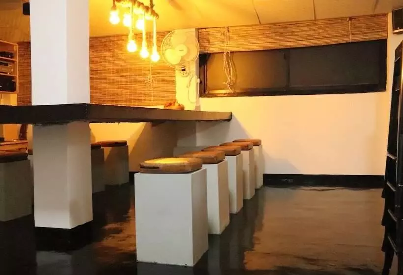 Miracle Colombo City Hostel